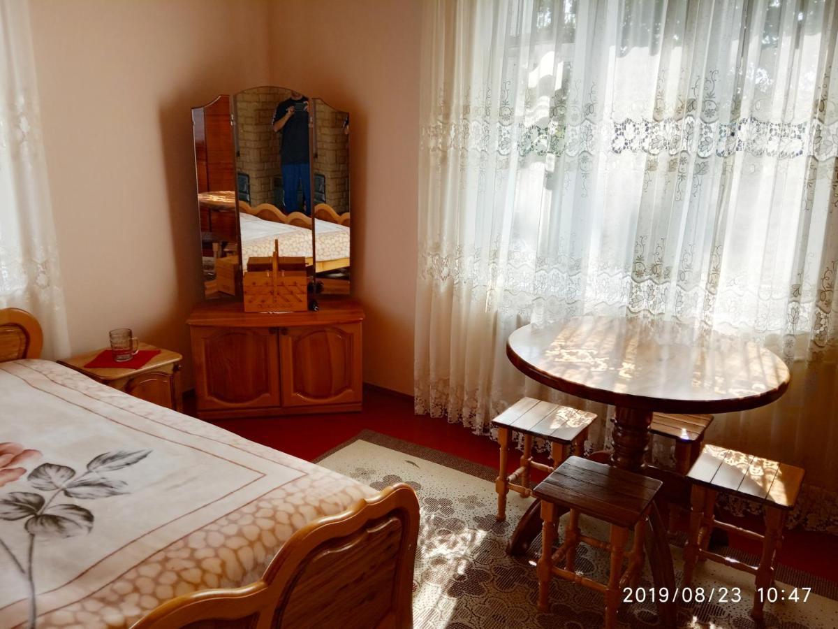 Bat'Kivska Hata Stari Kuty 外观 照片