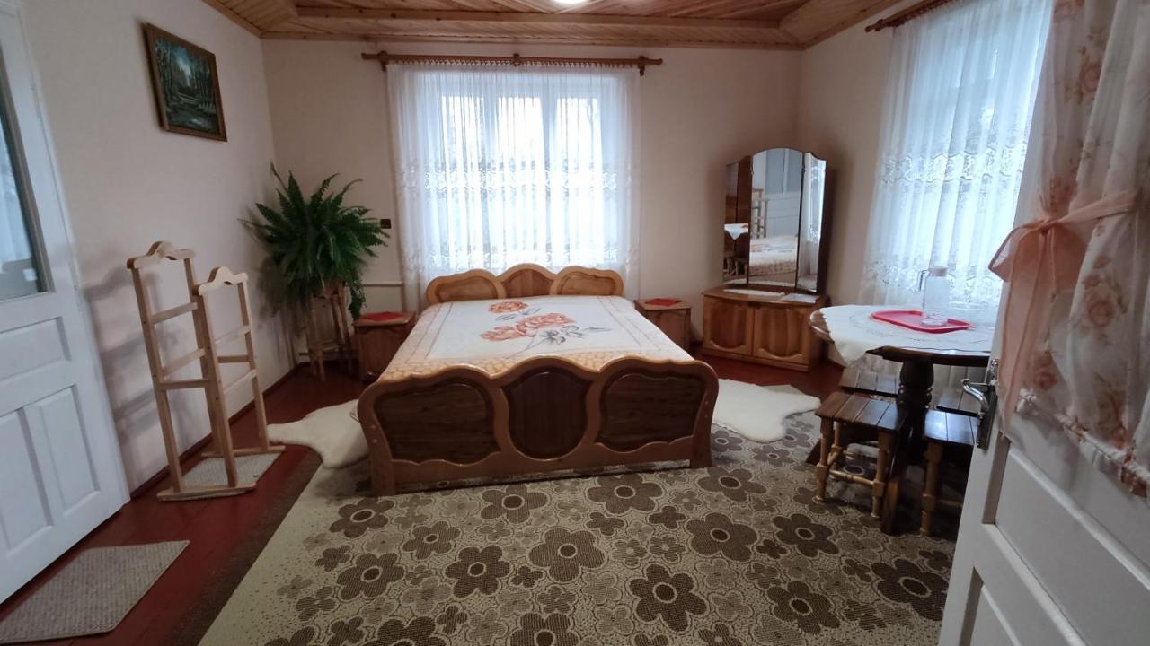 Bat'Kivska Hata Stari Kuty 外观 照片