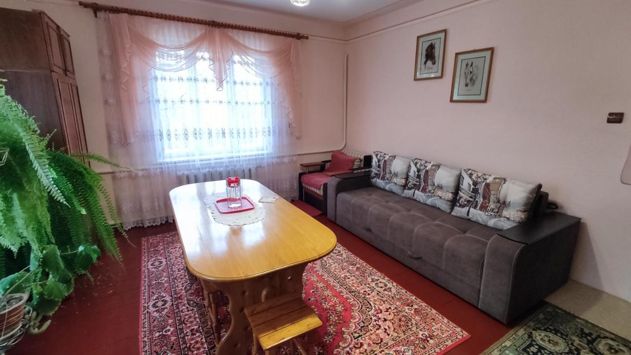 Bat'Kivska Hata Stari Kuty 外观 照片